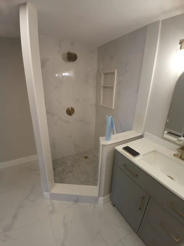 Modern-bathroom-design-mississauga